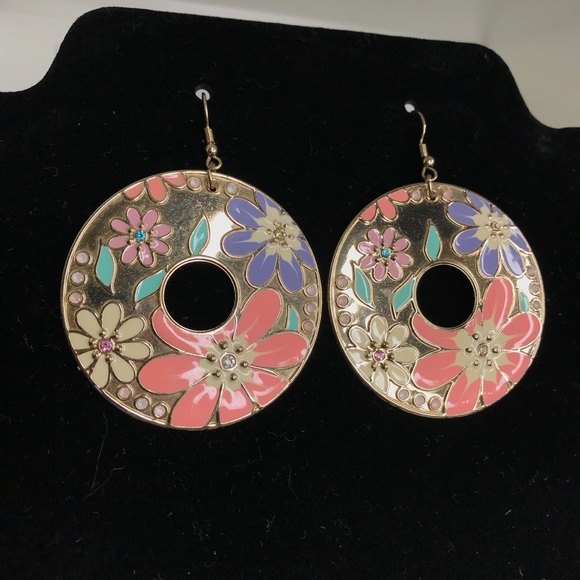 Large earrings - Picture 2 of 6